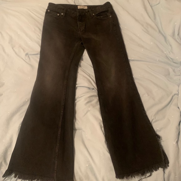 NWOT FREE PEOPLE Super Flare V-Waist black Jeans - Picture 3 of 6
